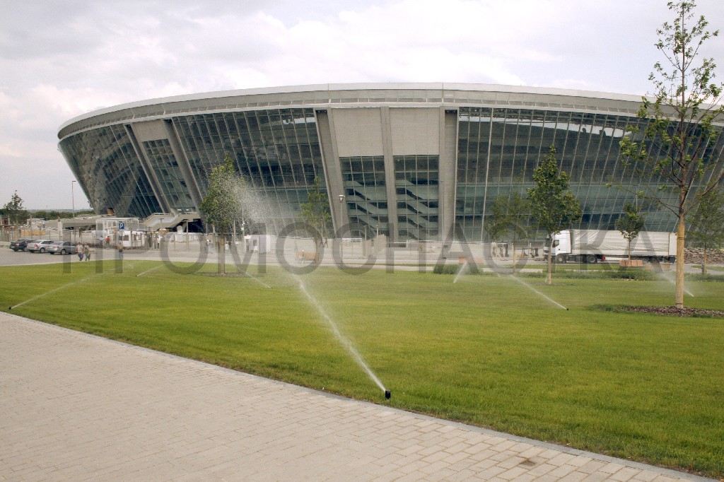 Donbas Arena EURO 2012, фрагмент зовнішньої території